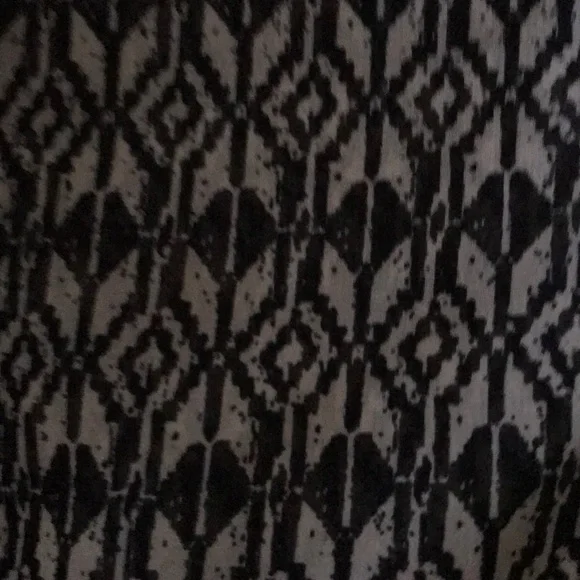 Old Navy Sheer blouse size small. - Picture 5 of 5